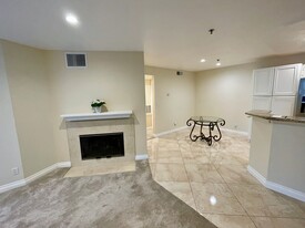 Building Photo - 653 Oak Run Trl