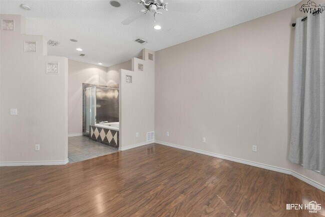 Building Photo - 5510 Long Leaf Dr