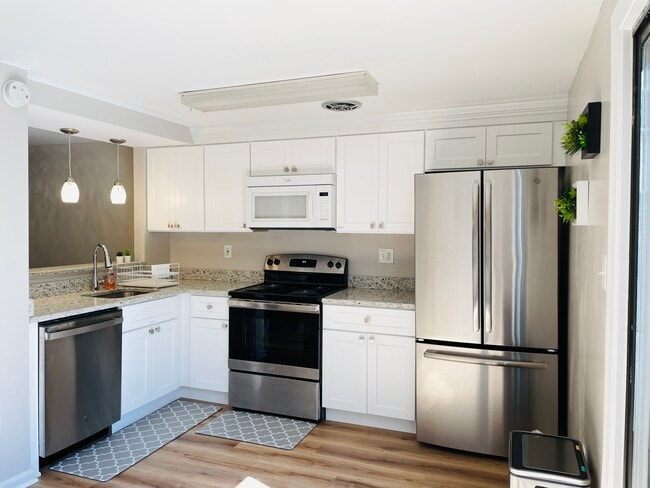 Building Photo - 9516 Dunbrook Ct