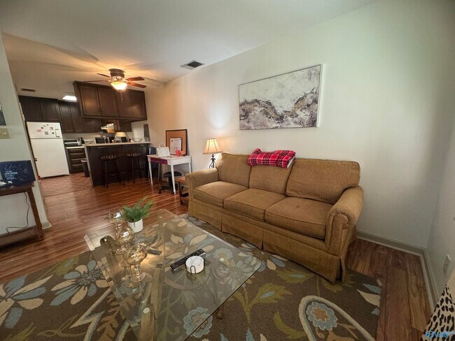 Building Photo - 2137 Belle Grove Dr SW