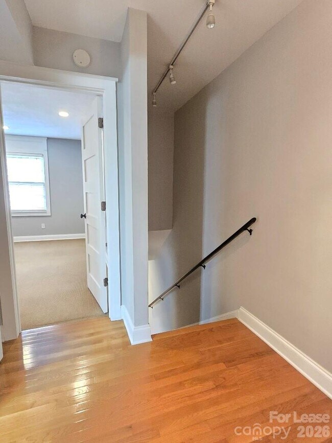 Building Photo - 3722 Park Rd