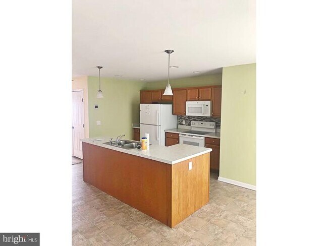 Building Photo - 23597 Linkside Dr