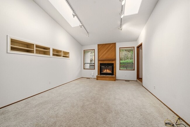 Building Photo - 21979 SW Mandan Dr