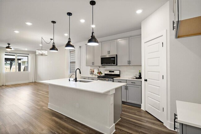 Building Photo - 113 Lyrebird Ln