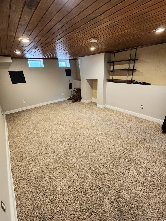 Building Photo - 444 E Fort Ave