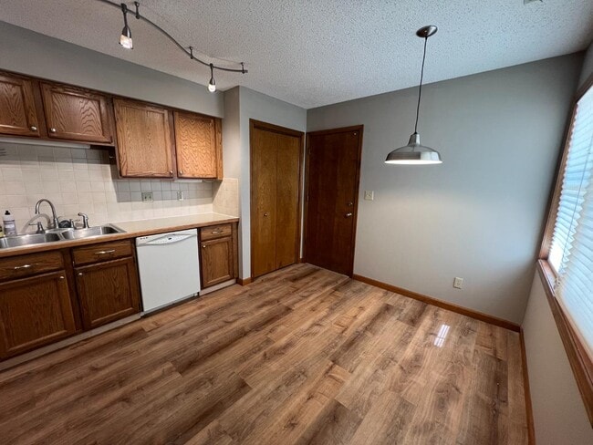 Building Photo - 3726 Pinnacle Ct