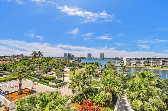 Building Photo - 1000 E Island Blvd