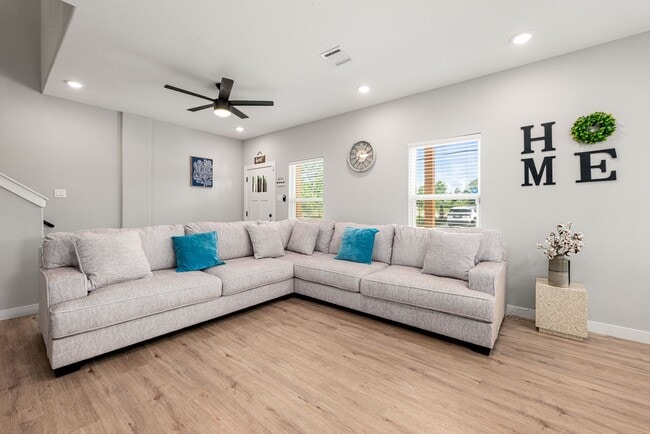 Building Photo - 8357 Tate St