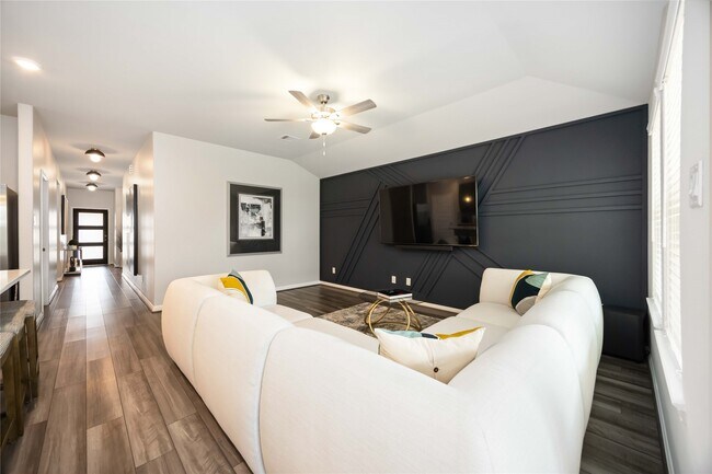 Building Photo - 6910 Lebec Dr