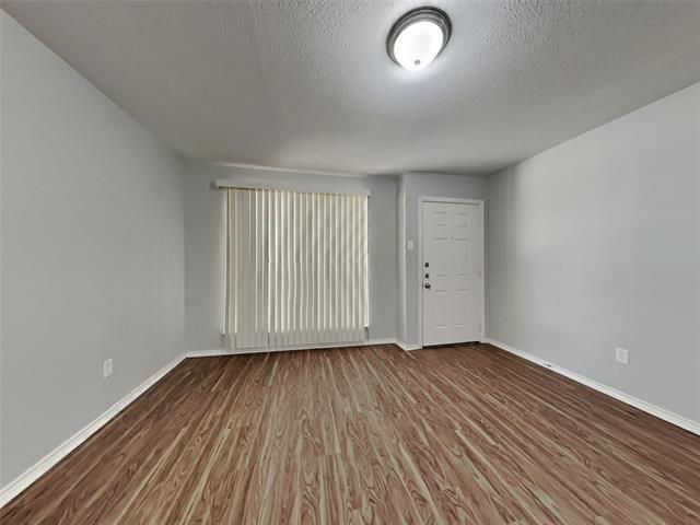 Building Photo - 4349 Chestnut Dr