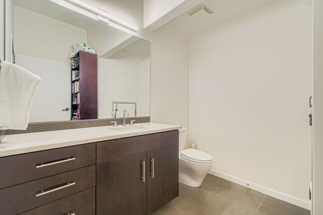 Building Photo - Luxury Pearl Street 1BDR