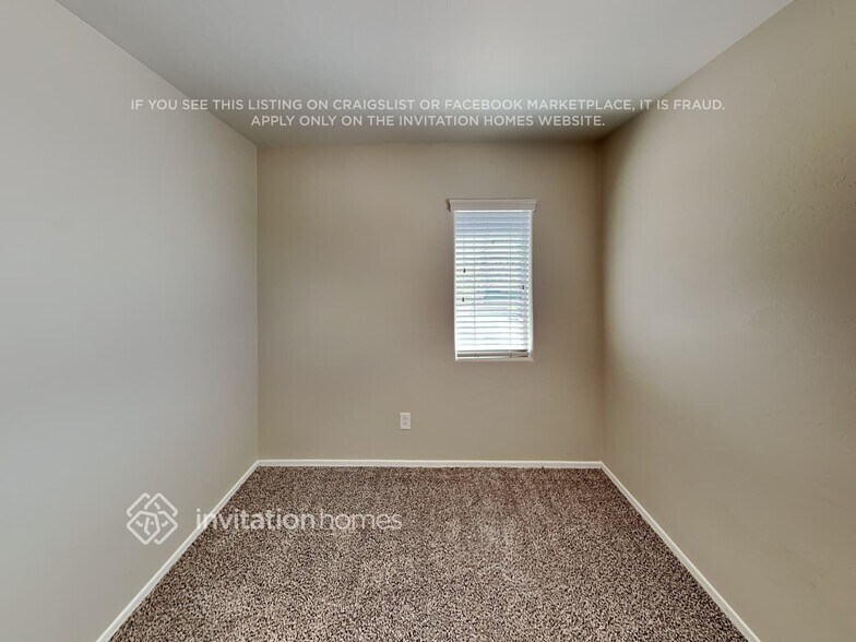 Building Photo - 4610 E Laurel Ct
