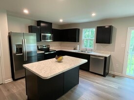 Building Photo - 75 Southwind Dr