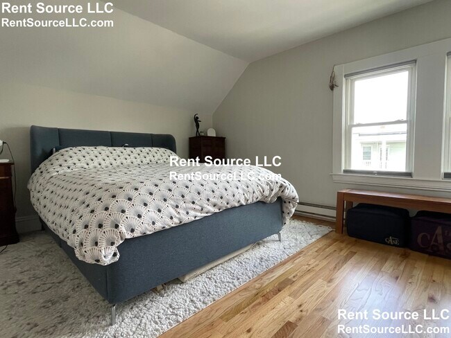Building Photo - 12 Seven Pines Ave