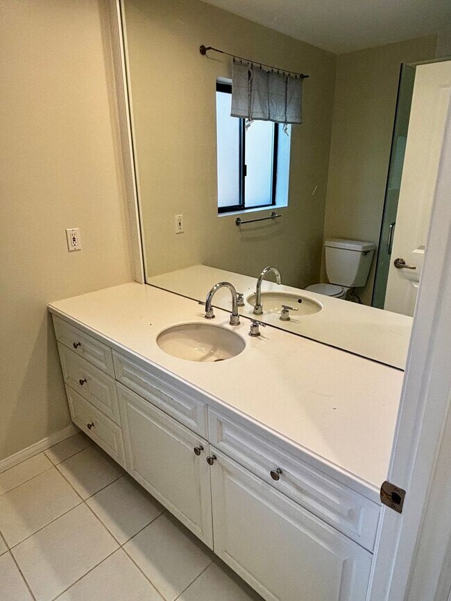 Building Photo - Beautiful La Jolla Alta Home! 50% off Firs...