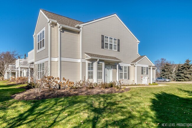Building Photo - 2932 Bartlett Ct