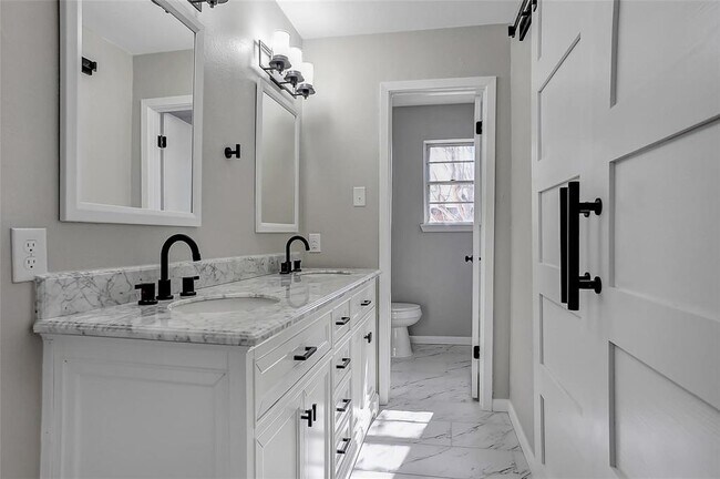 Building Photo - 3014 Northridge Dr
