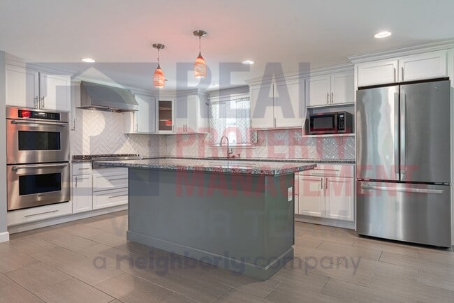Building Photo - Exceptional Single-Story Living with Fenced Yard in Streetsboro