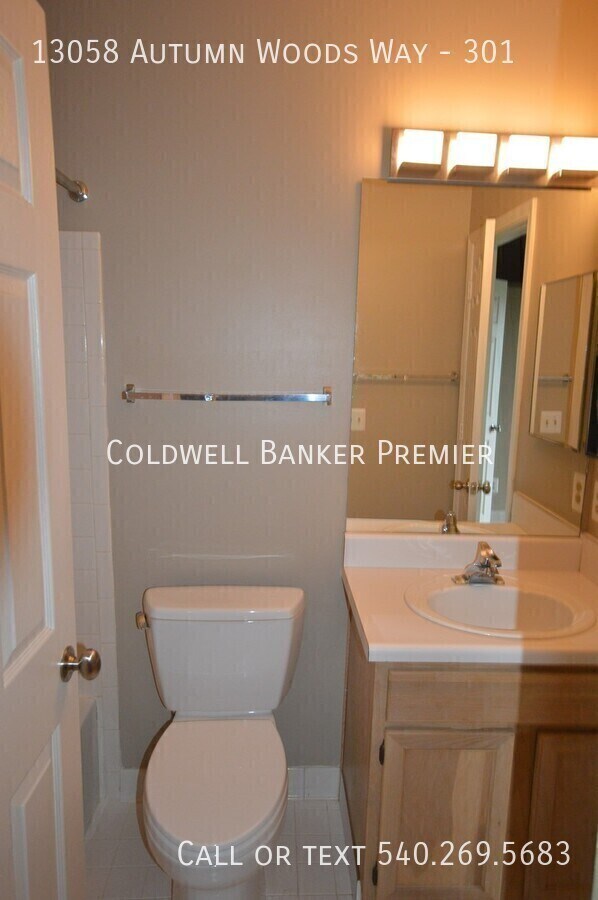 Building Photo - 13058 Autumn Woods Way