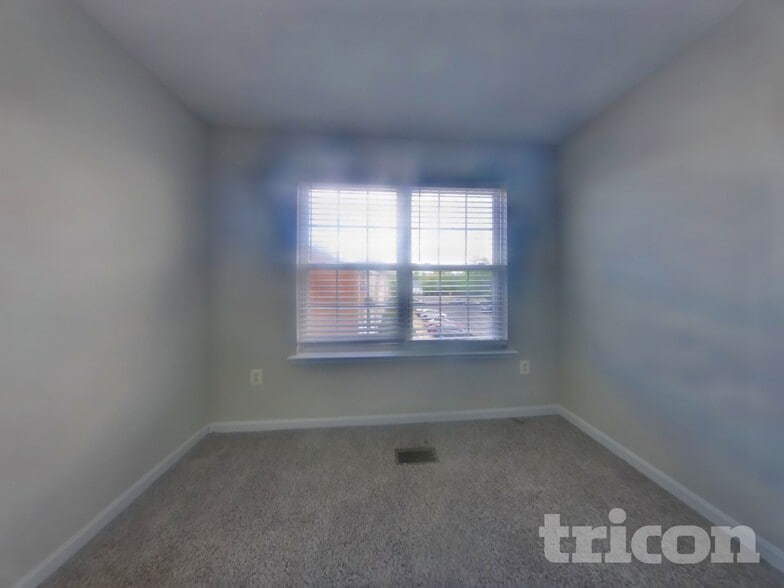 Building Photo - 10930 W Point Pl