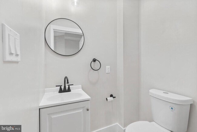 Building Photo - 6414 N Norwood St