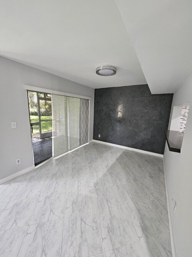 Building Photo - 855 NW 91st Terrace
