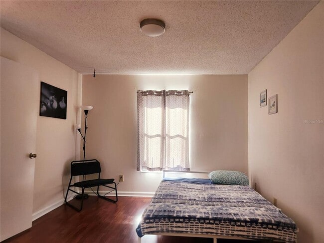 Building Photo - 2962 Plaza Terrace Dr
