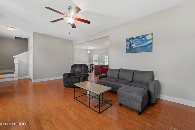 Building Photo - 270 Silver Hills Dr