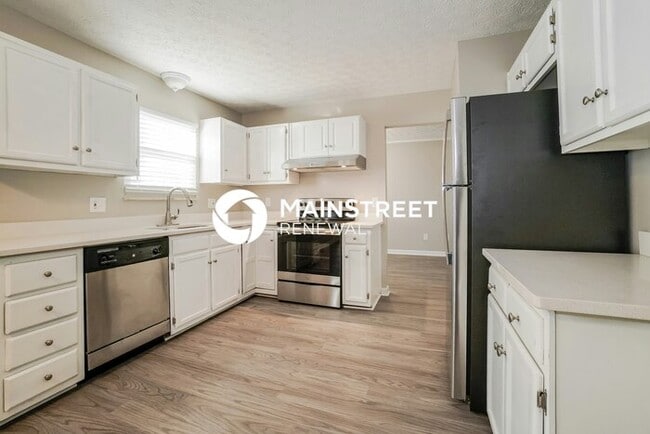 Building Photo - 4 Bedroom Pet-Friendly Home in Reynoldsbur...