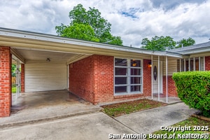 Building Photo - 211 Green Meadow Blvd