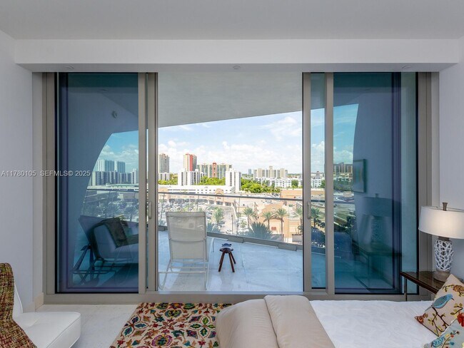 Building Photo - 16901 Collins Ave