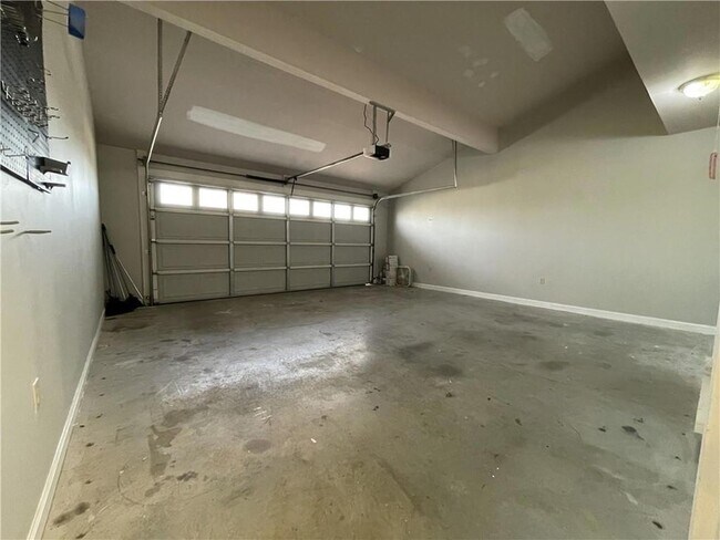 Building Photo - 3492 Point View Cir