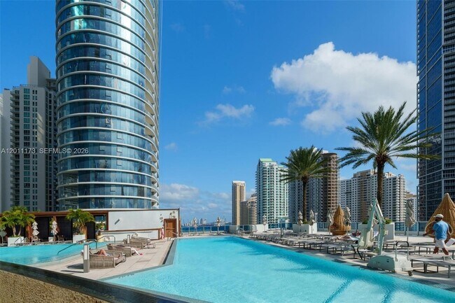 Building Photo - 200 Biscayne Blvd Way