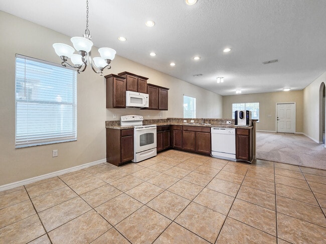 Building Photo - Gorgeous home in Independence!