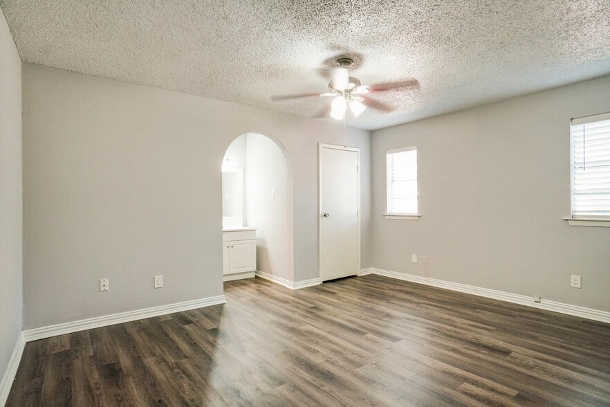 Building Photo - 1741 Crystal Way