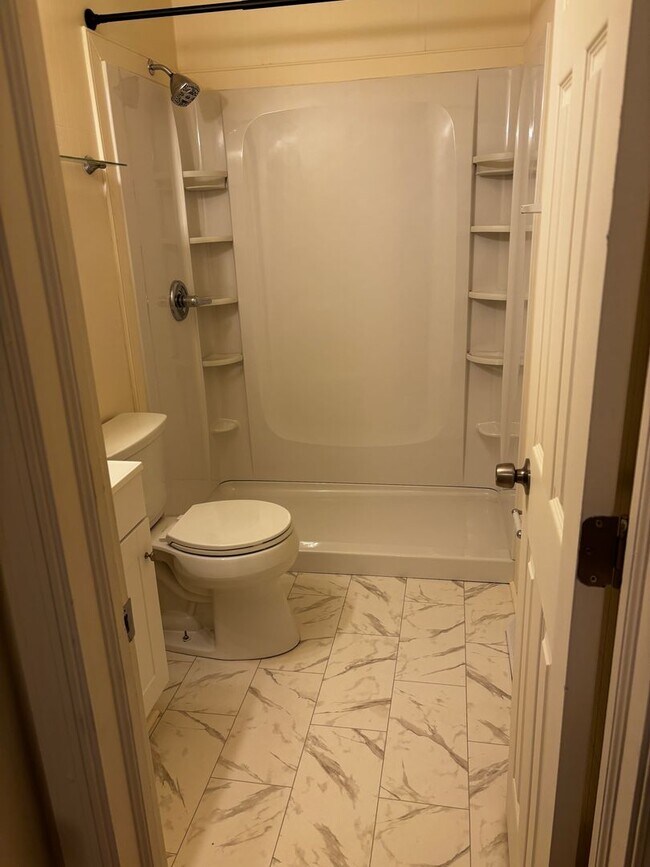 Building Photo - 1042 Barlen Dr