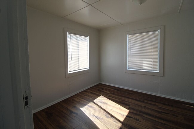 Building Photo - 528 Torrey St