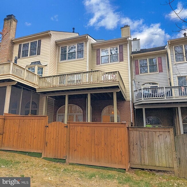 Building Photo - 1379 Heritage Oak Way