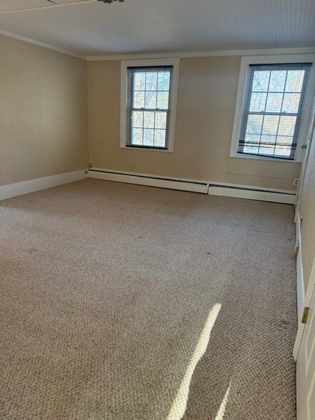 Building Photo - 310 Main St