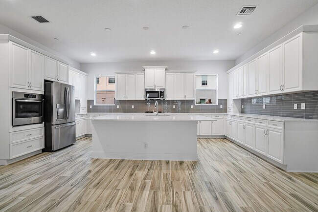 Building Photo - 4122 Faraday Wy