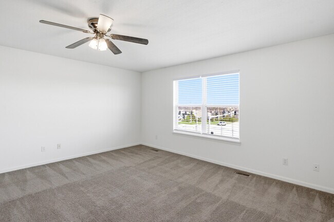 Building Photo - 2401 Northampton Dr