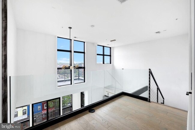 Building Photo - 1402 H St NE