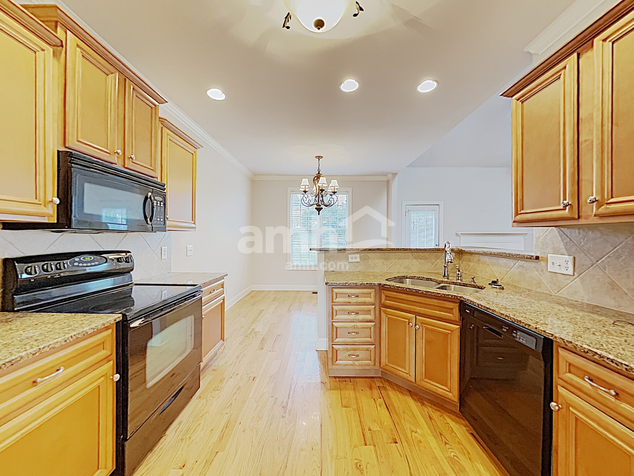 Building Photo - 4004 Crest Ridge Cv