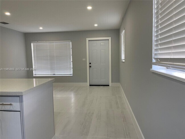 Building Photo - 1541 N 71st Terrace