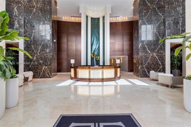 Building Photo - 16001 Collins Ave