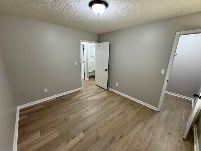 Building Photo - 6628 Whitten Grove Dr