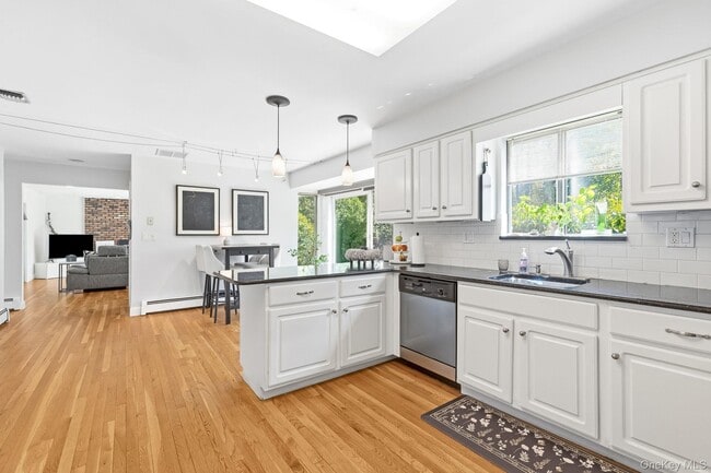 Building Photo - 26 Devonshire Dr