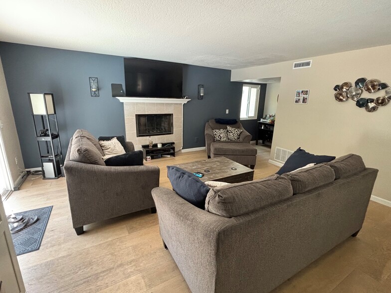 Living Room - 23664 Meadcliff Pl