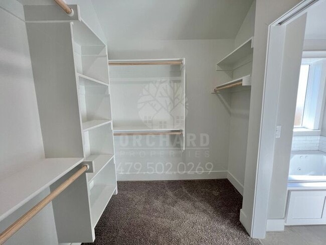 Building Photo - Single-Family Home- Desirable Clearwood Plan