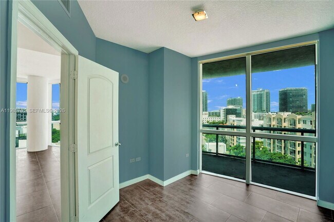 Building Photo - 480 NE 30th St